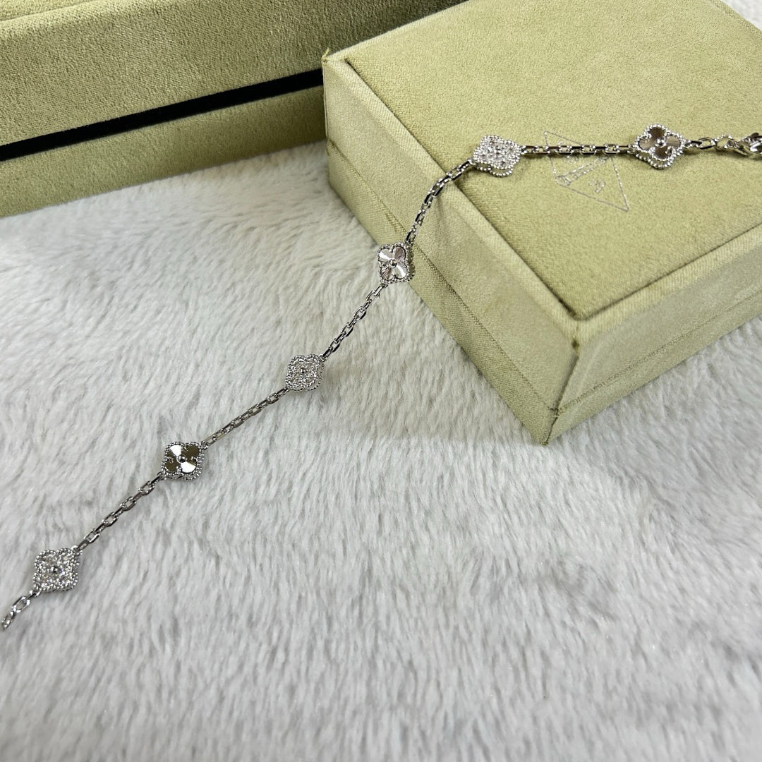 [Pearl Jewelrys]CLOVER 6 MOTIF DIAMOND LASER BRACELET