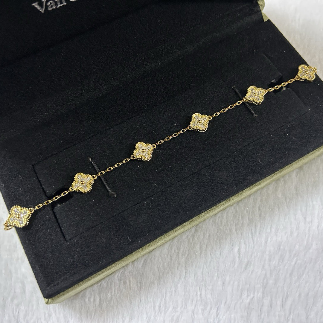 [Pearl Jewelrys]CLOVER 6 MOTIF DIAMOND BRACELET