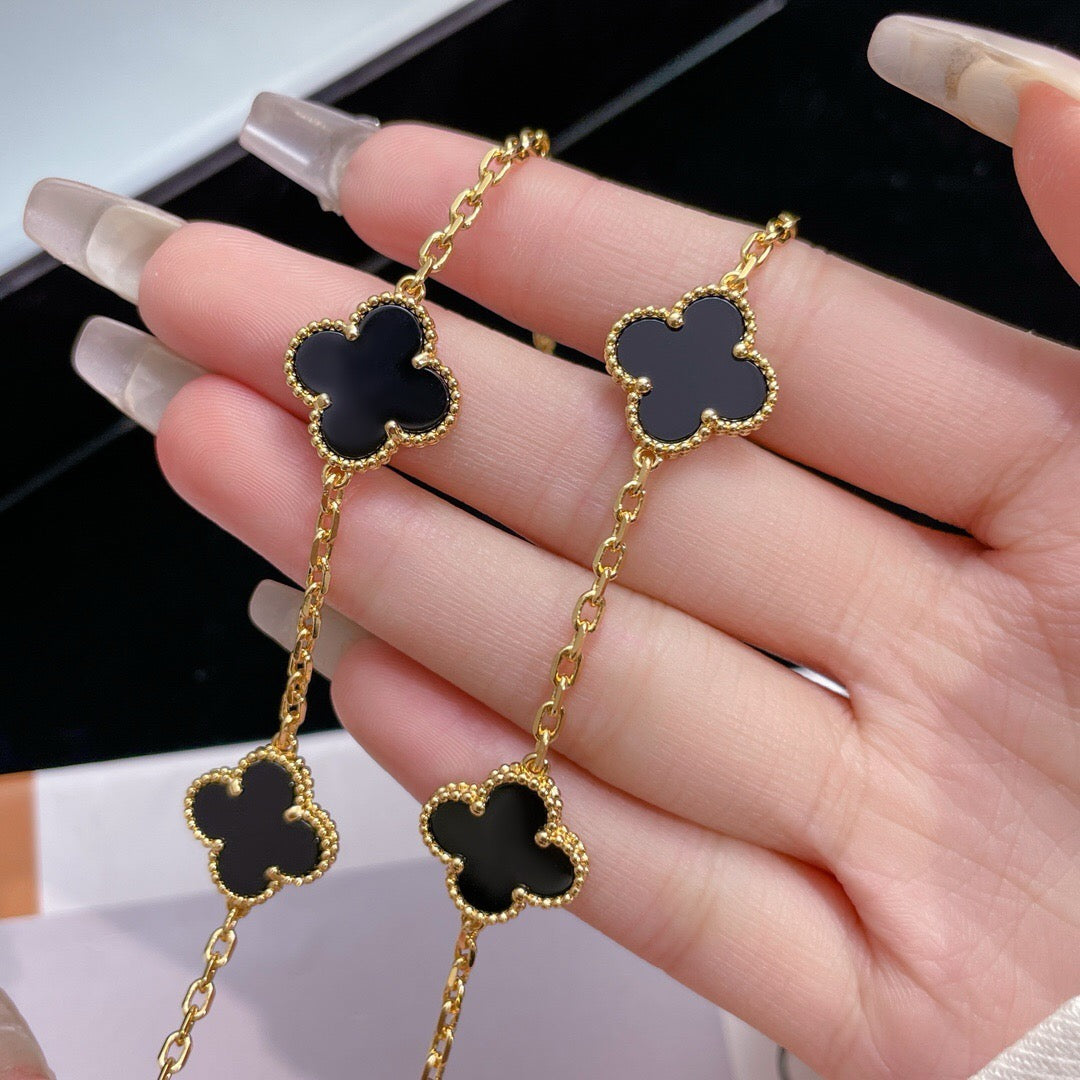 [Pearl Jewelrys]CLOVERS THE 10-MOTIFS ONYX NECKLACE