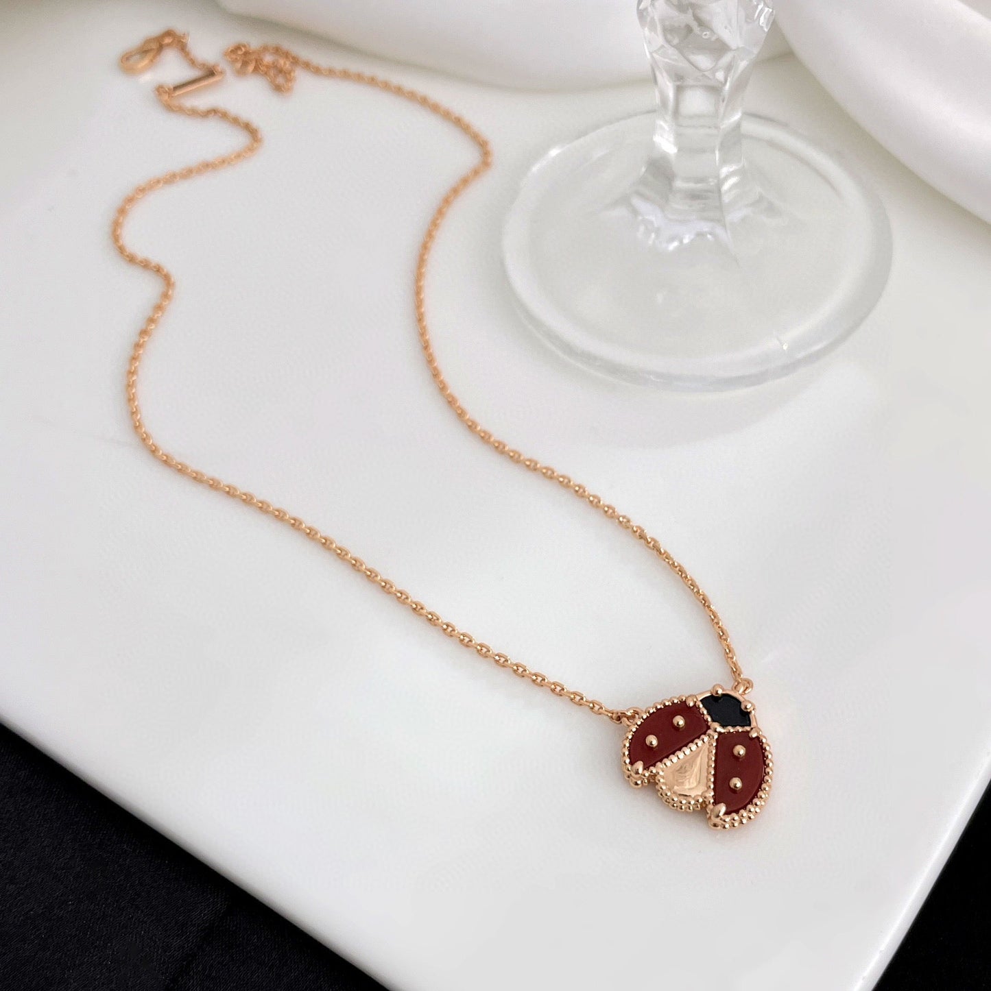 [Pearl Jewelrys]LUCKY  CARNELIANS LADYBUG NECKLACE