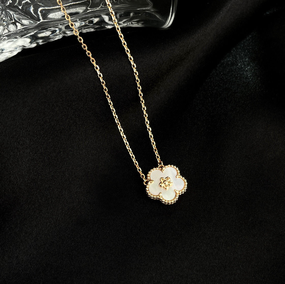 [Pearl Jewelrys]LUCKY  WHITE MOP  PLUM BLOSSOM NECKLACE
