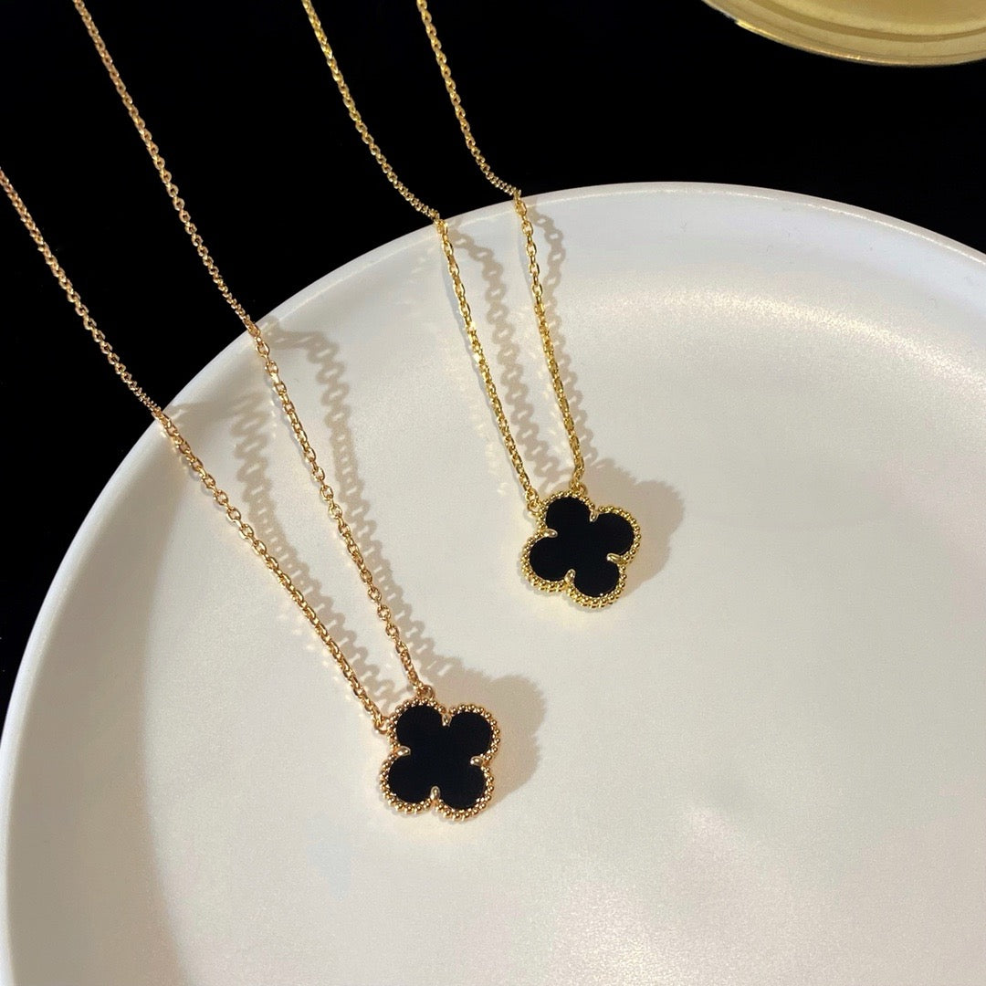 [Pearl Jewelrys]CLOVER 15MM BLACK ONYX SINGLE FLOWER NECKLACE