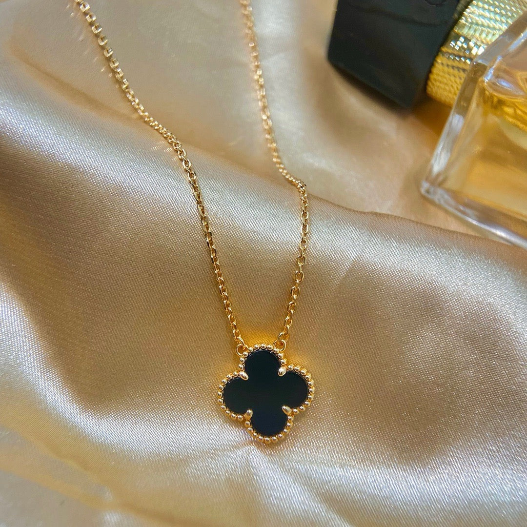 [Pearl Jewelrys]CLOVER 15MM BLACK ONYX SINGLE FLOWER NECKLACE