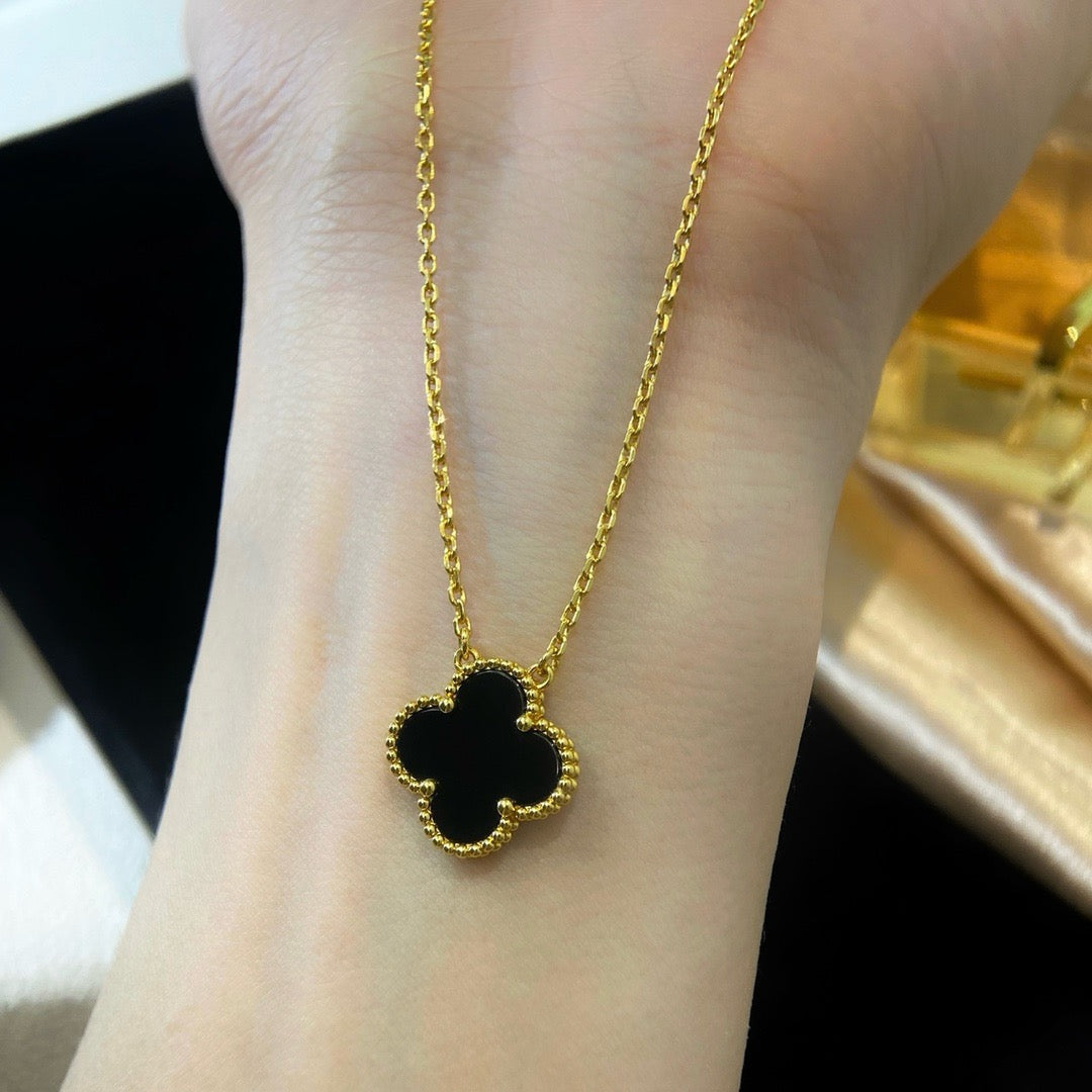 [Pearl Jewelrys]CLOVER 15MM BLACK ONYX SINGLE FLOWER NECKLACE
