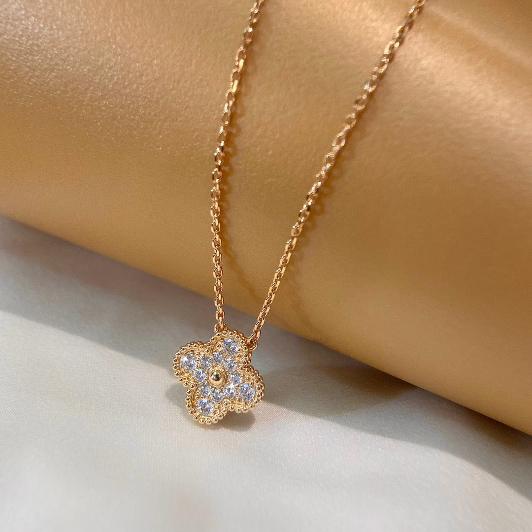 [Pearl Jewelrys]CLOVER 15MM DIAMOND SINGLE FLOWER NECKLACE