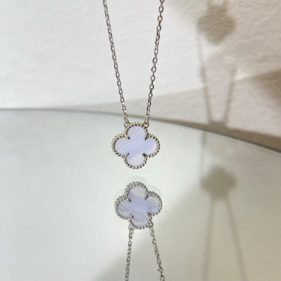 [Pearl Jewelrys]CLOVER 15MM BLUE CHALCEDONY NECKLACE SILVER