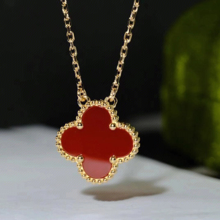 [Pearl Jewelrys]CLOVER 15MM CARNELIAN SINGLE FLOWER NECKLACE