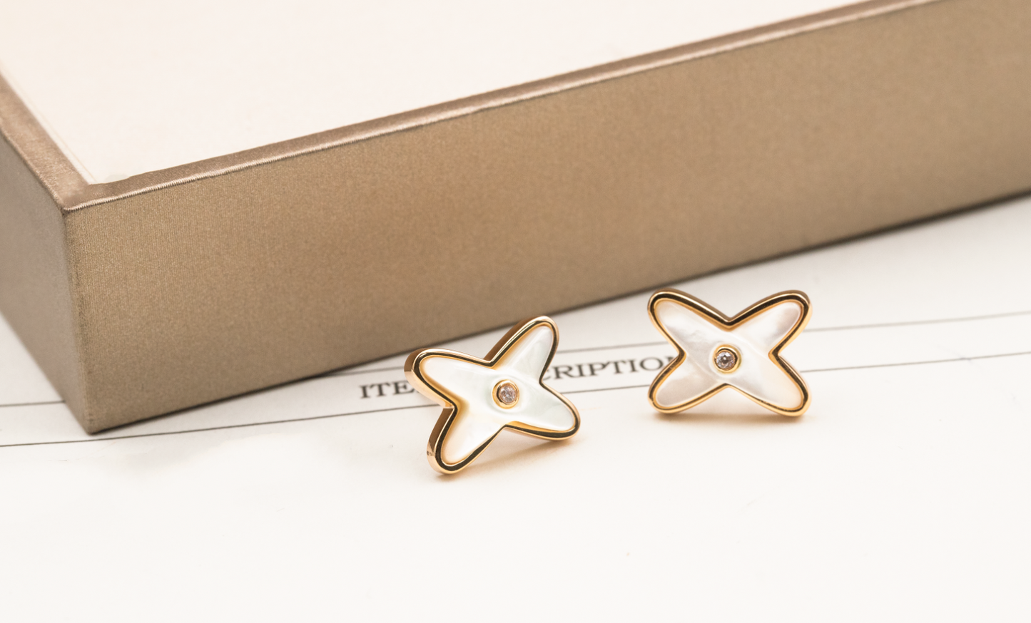 [Pearl Jewelrys]JEUX DE WHITE MOP ROSE GOLD DIAMOND EARRINGS