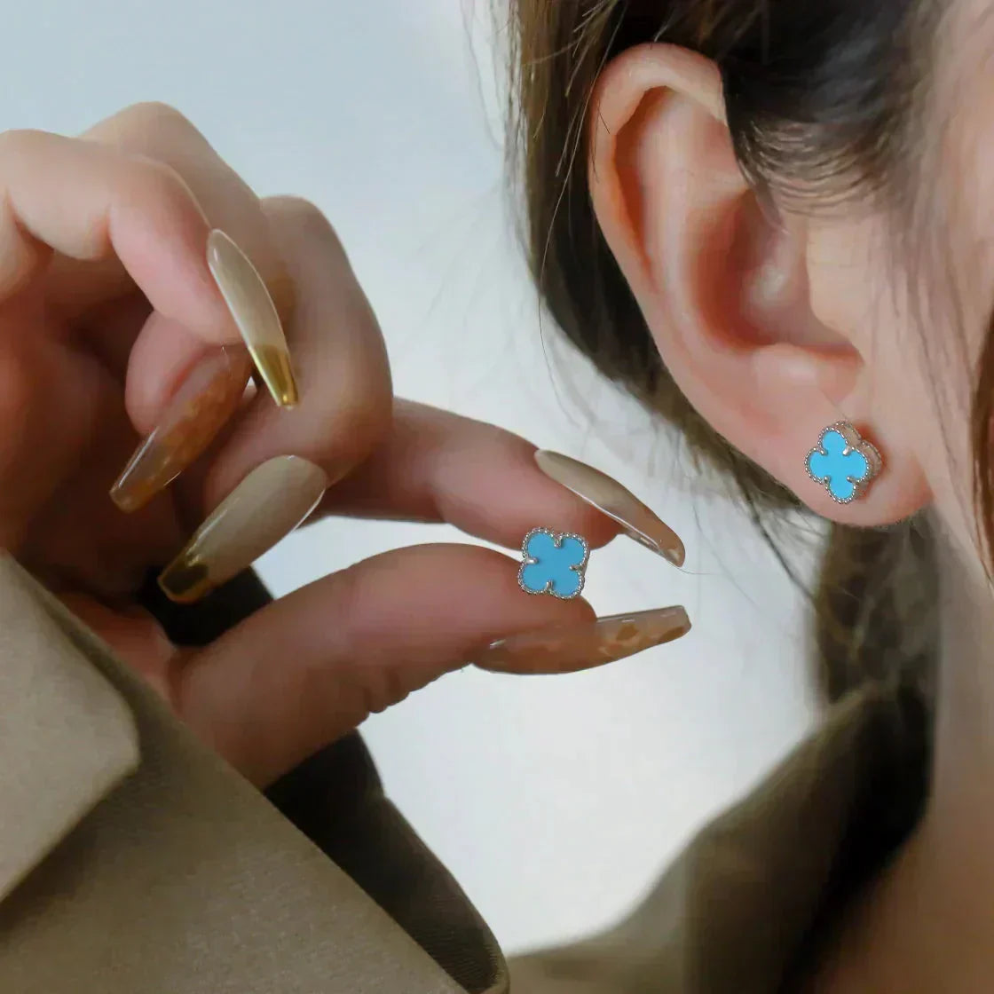 [Pearl Jewelrys]CLOVER MINI 9.5MM ONYX STUD EARRINGS SILVER