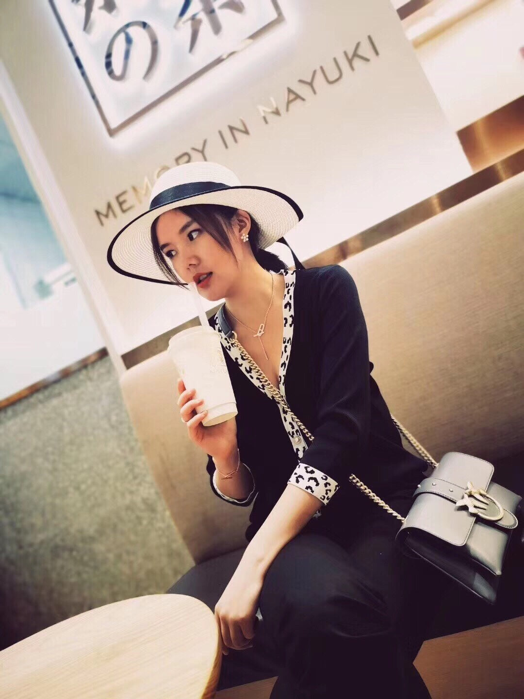 [Pearl Jewelrys]HM FIRE PIG NOSE NECKLACE TRENDY STREET