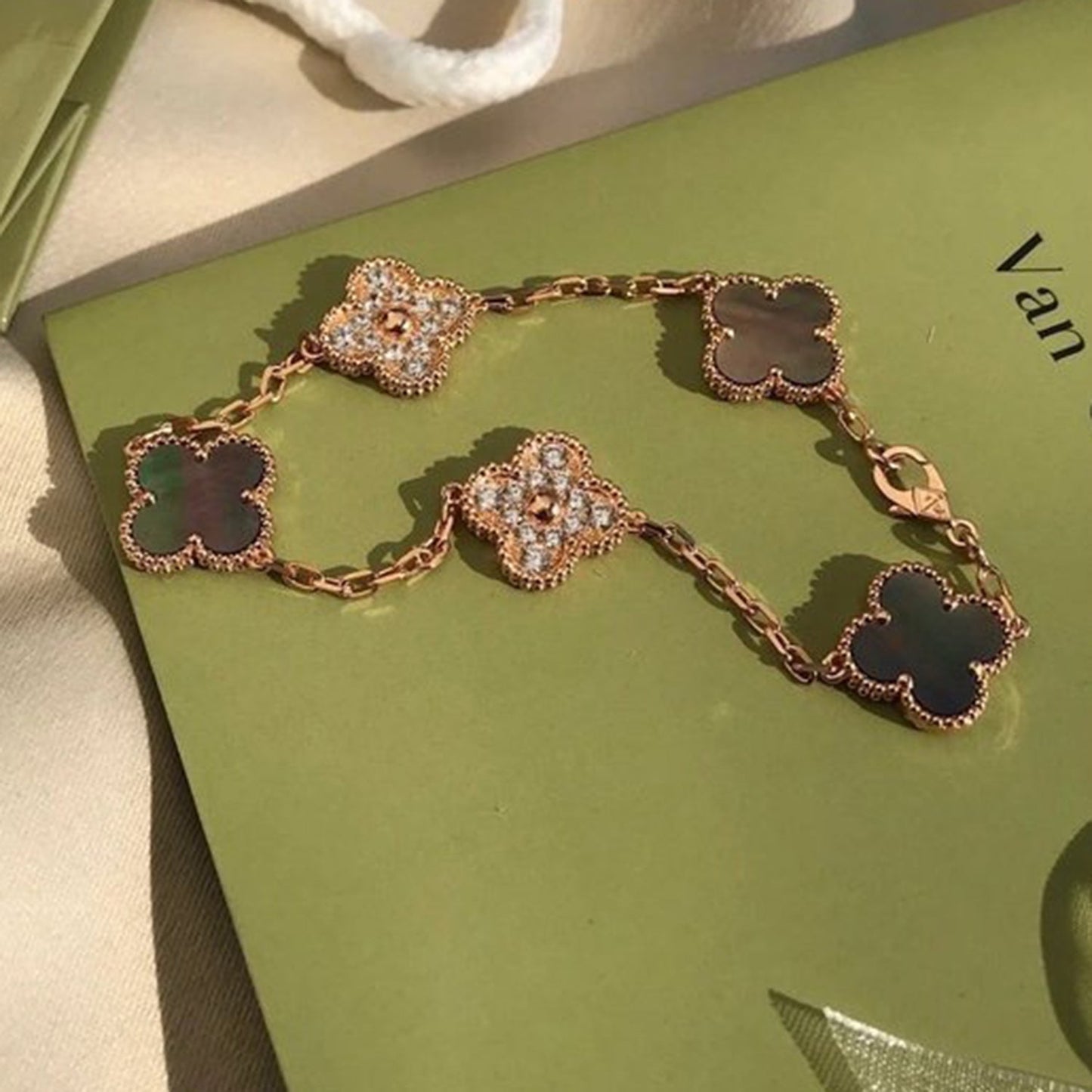 [Pearl Jewelrys]CLOVER 5 MOTIF GRAY MOP DIAMOND BRACELET