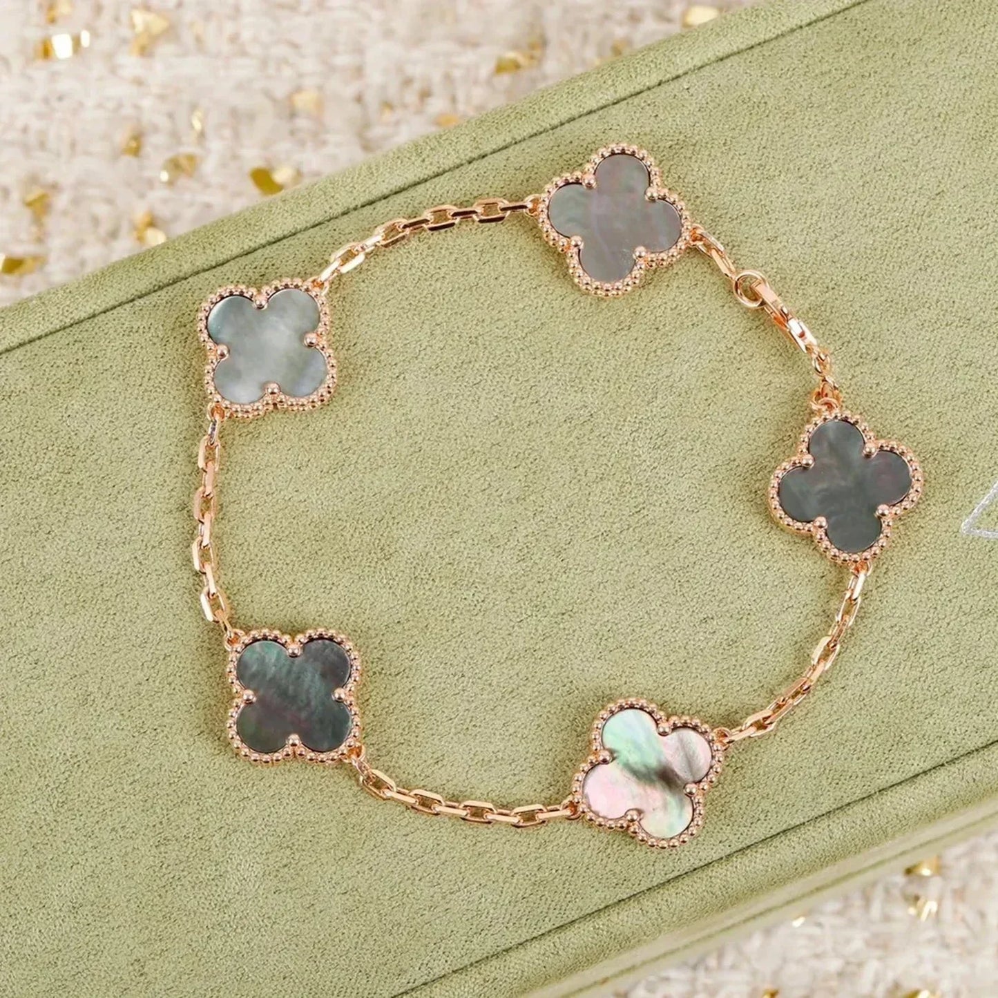 [Pearl Jewelrys]CLOVER 5 MOTIF GRAY MOP  BRACELET