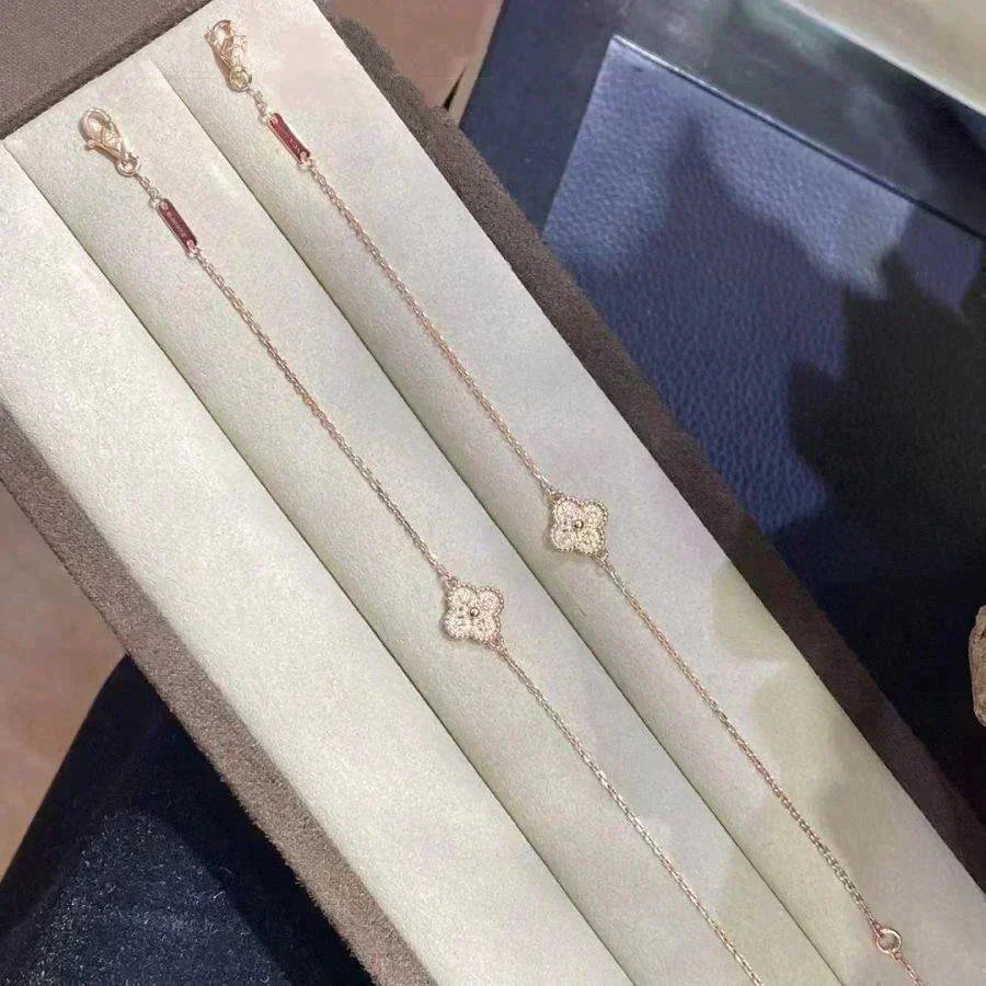 [Pearl Jewelrys]CLOVER SINGLE FLOWER BRACELET