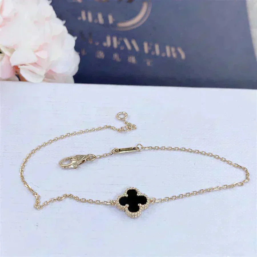 [Pearl Jewelrys]CLOVER ONYX SINGLE FLOWER BRACELET