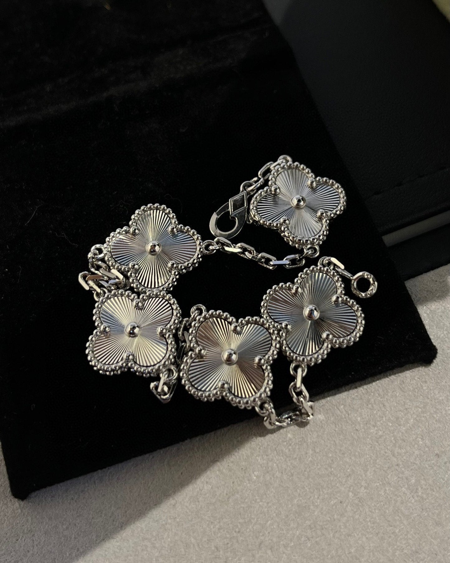 [Pearl Jewelrys]CLOVER SILVER 5 MOTIFS BRACELET