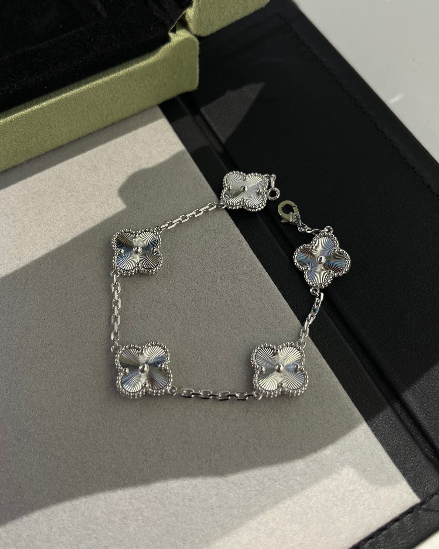[Pearl Jewelrys]CLOVER SILVER 5 MOTIFS BRACELET